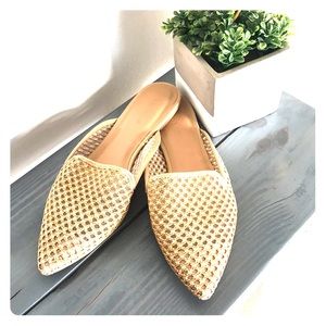 NWT Bamboo Raffia Mules
